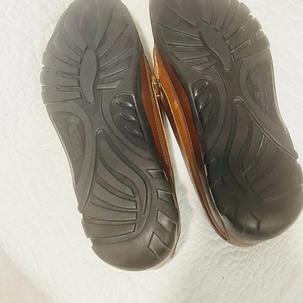 Allen Edmonds - Picture 10 of 13